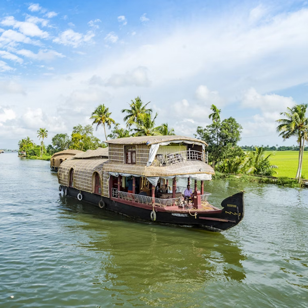 Pathiramanal Island  