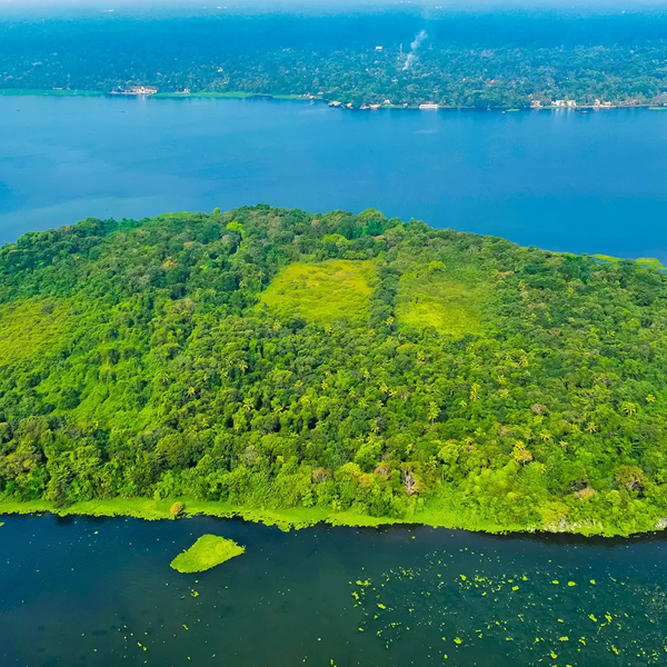 Pathiramanal Island  